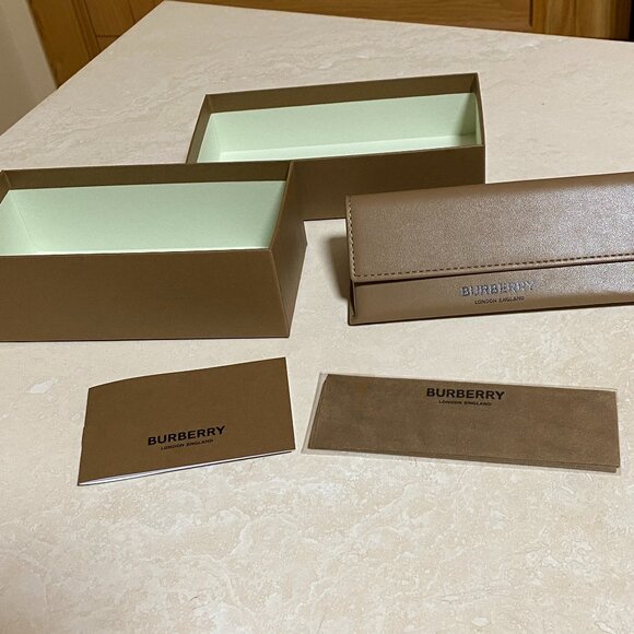 Brand new Burberry Glasses Case, Box, Cleaning Cloth and Booklet - Picture 1 of 10